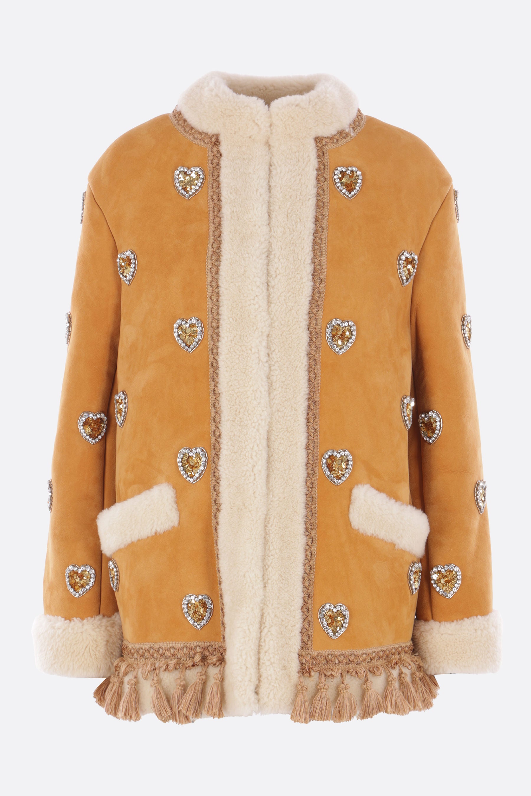 montone con cuori ricamati