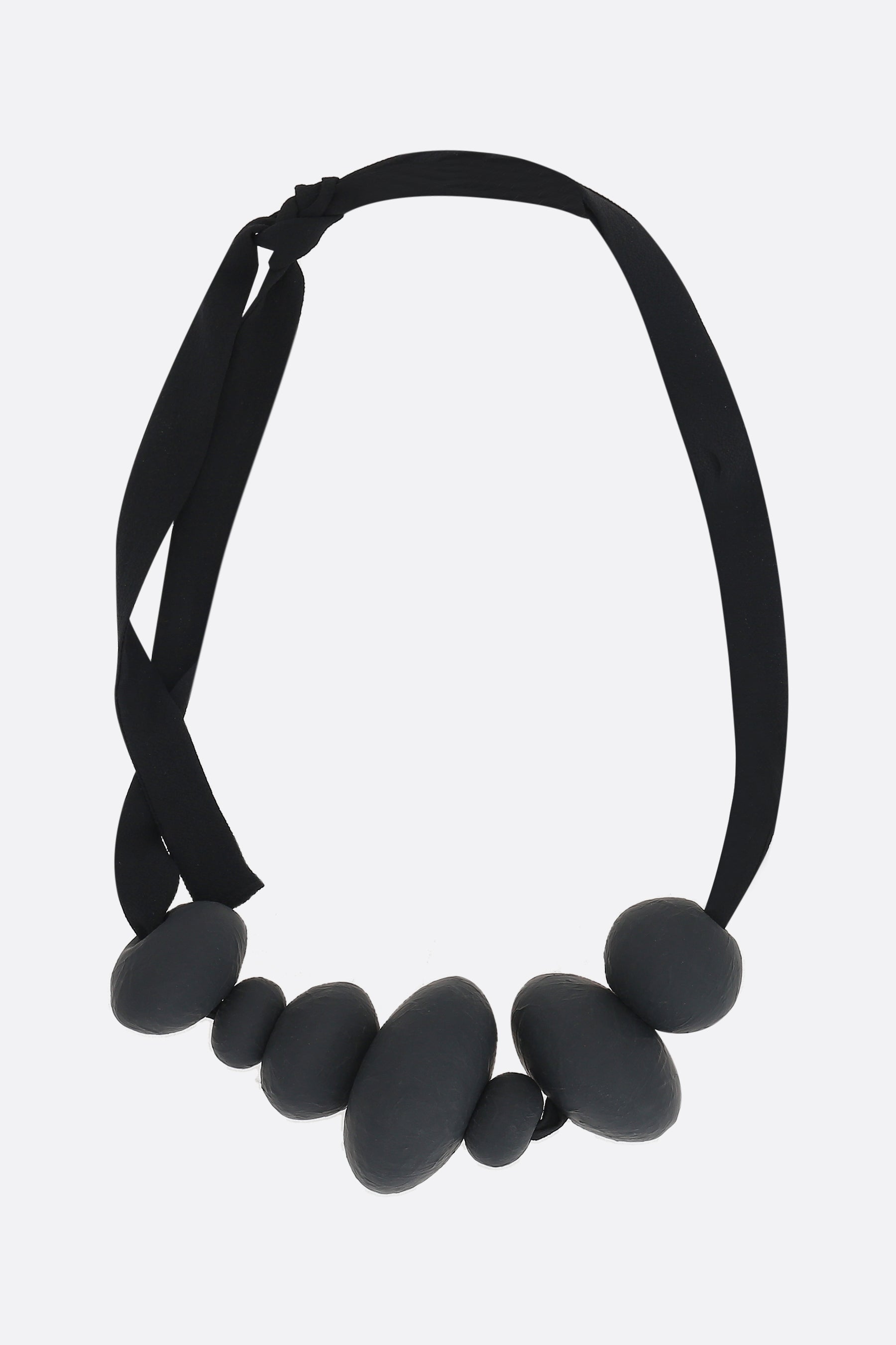 raku-detailed necklace