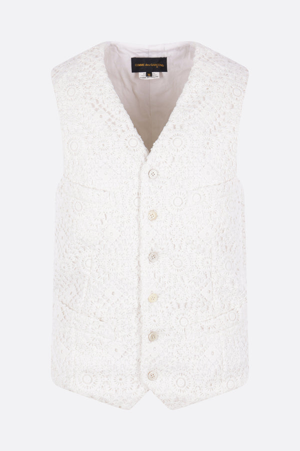 single-breasted vest in crochet and jute