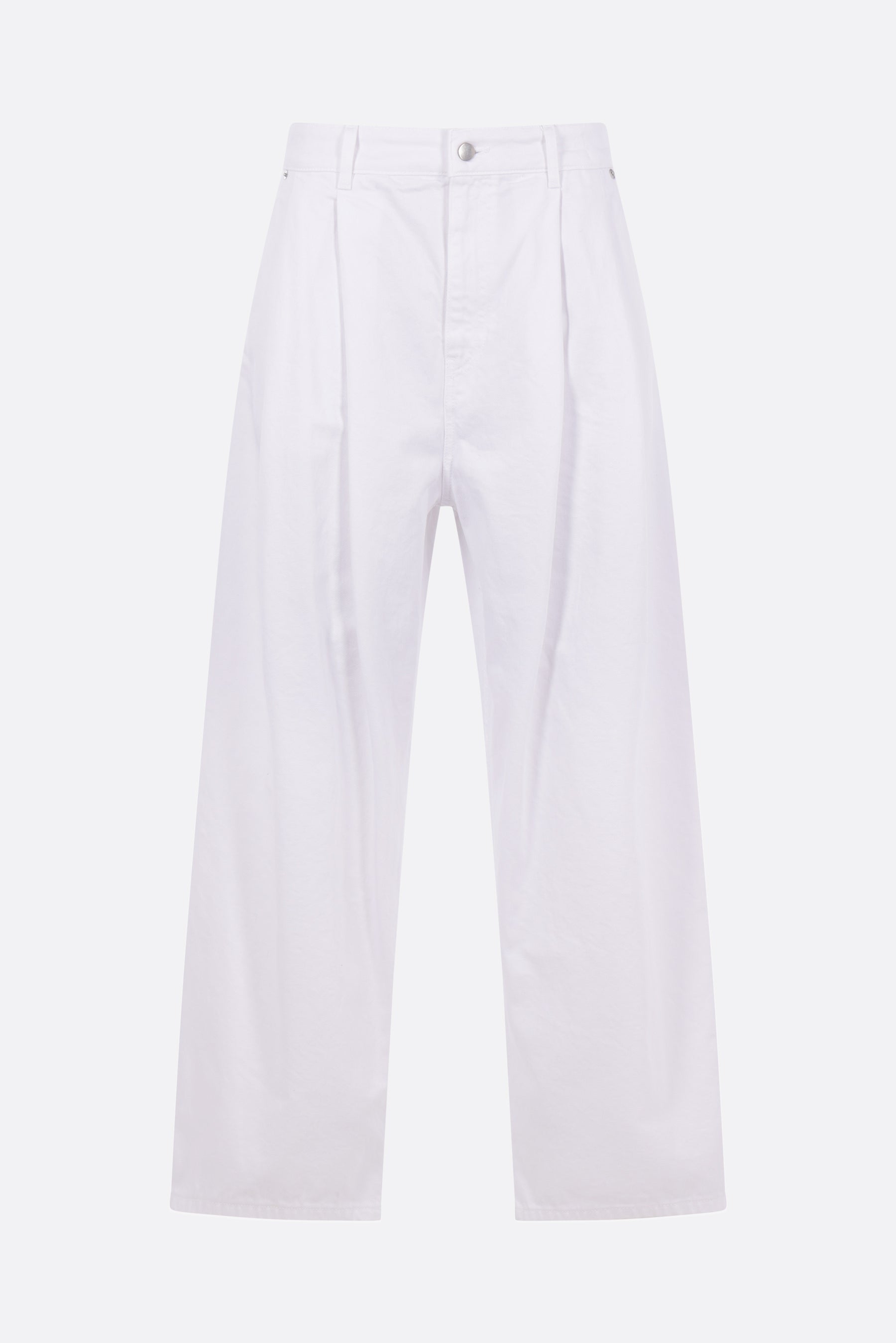 baggy jeans in denim