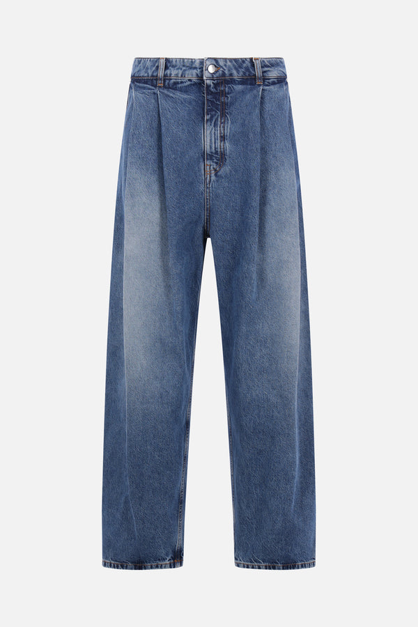 baggy jeans in denim