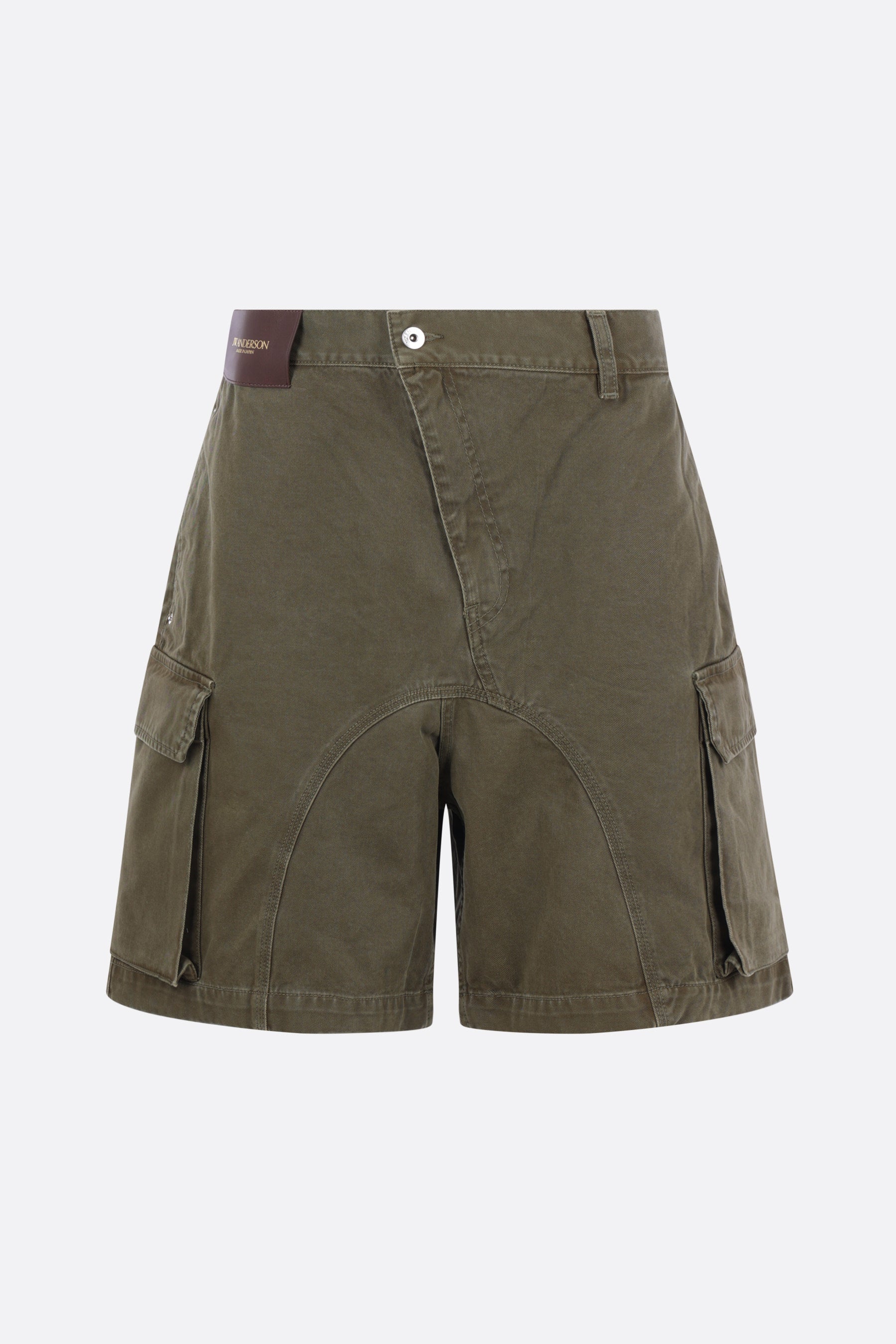 Twisted cargo shorts in gabardine