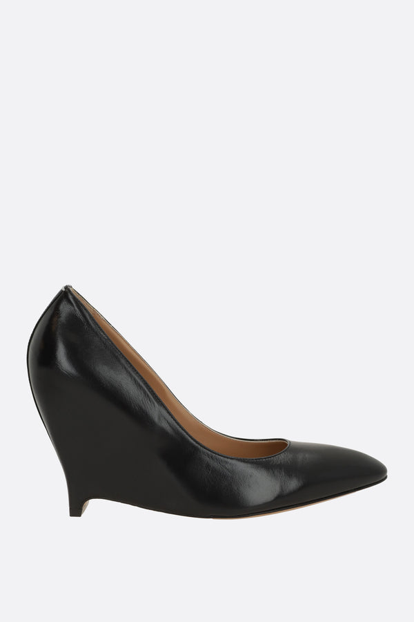 wedge pumps in smooth leather