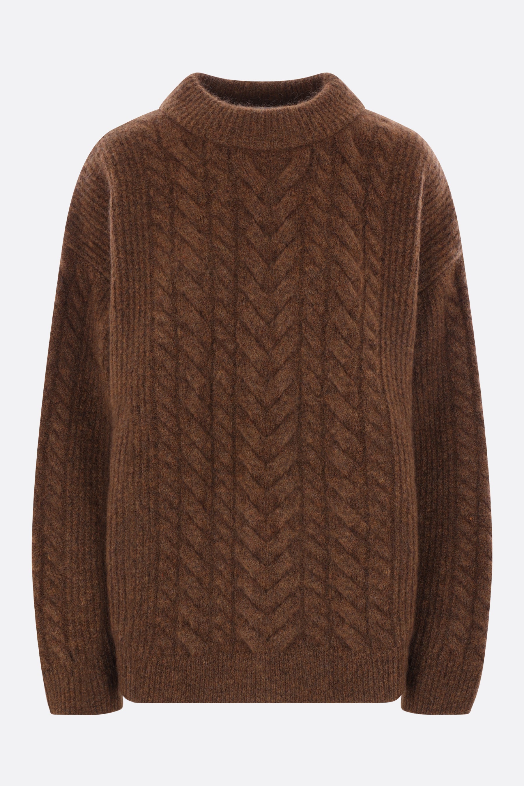 Anette oversized pullover in cable-knit