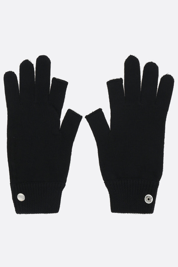 touchscreen gloves in lightweight knit