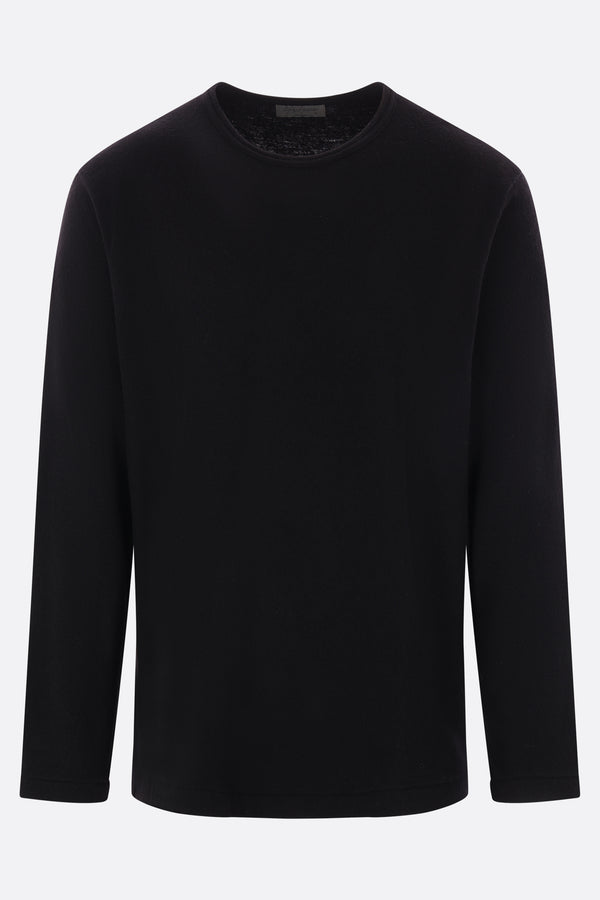 lightweight black t-shirt