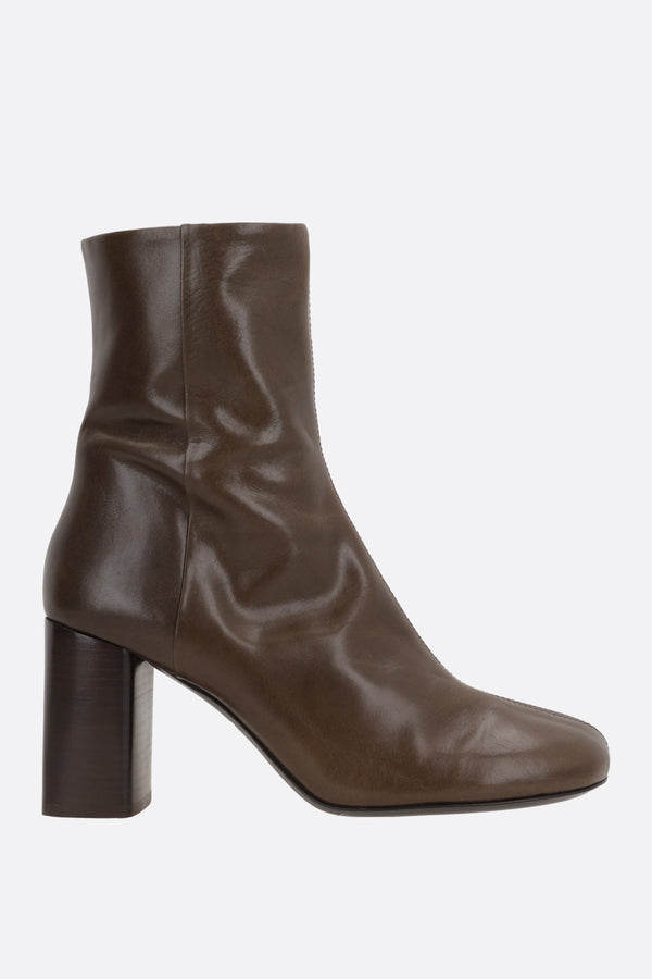 Anatomic ankle boots in glossy leather