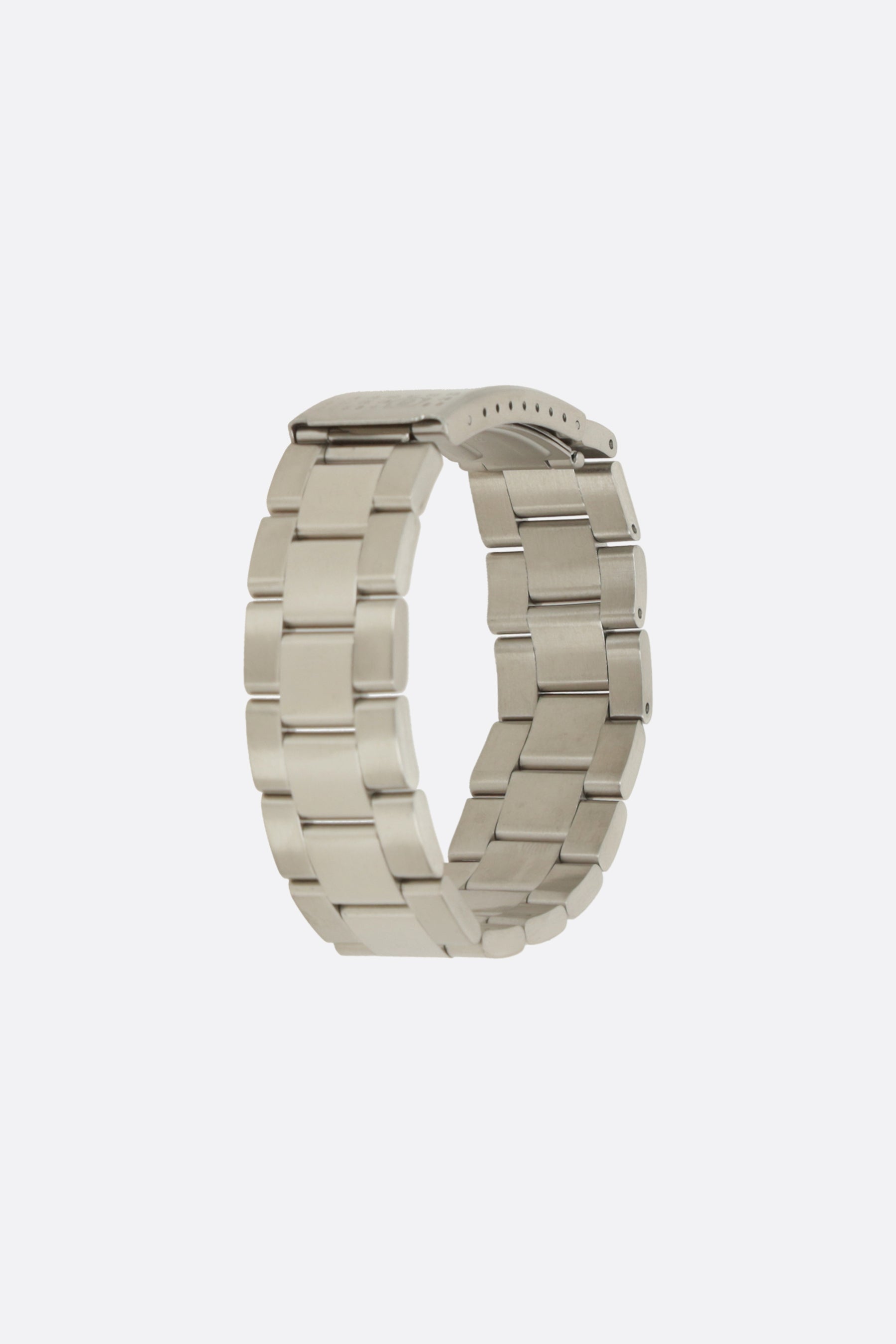 Numeric bracelet with engraved plate