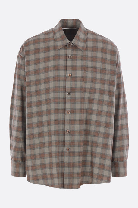 Borrowed oversized shirt in check flannel
