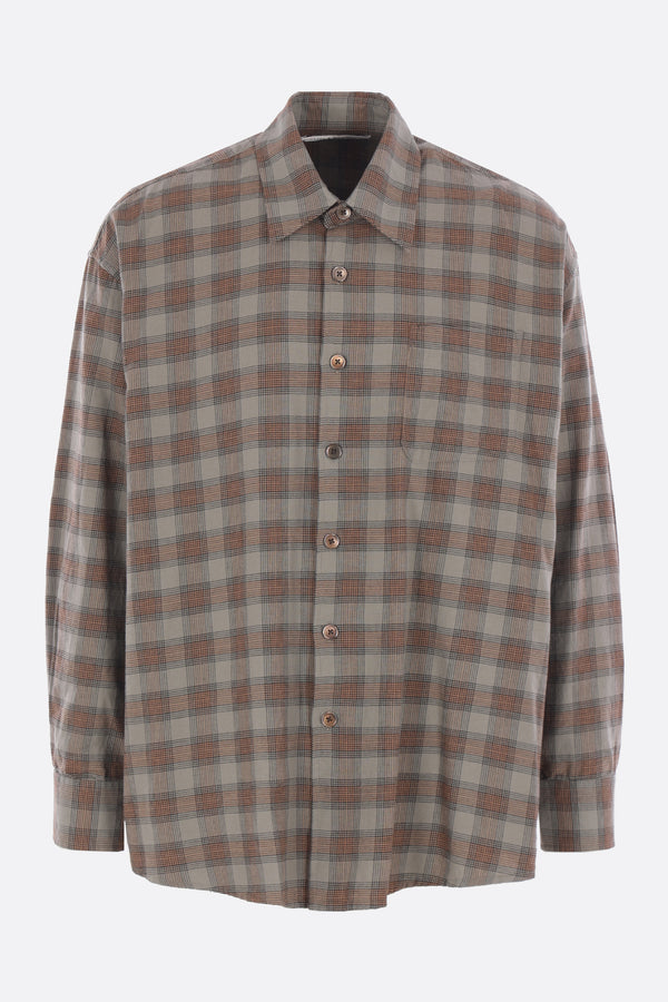 Borrowed oversized shirt in check flannel