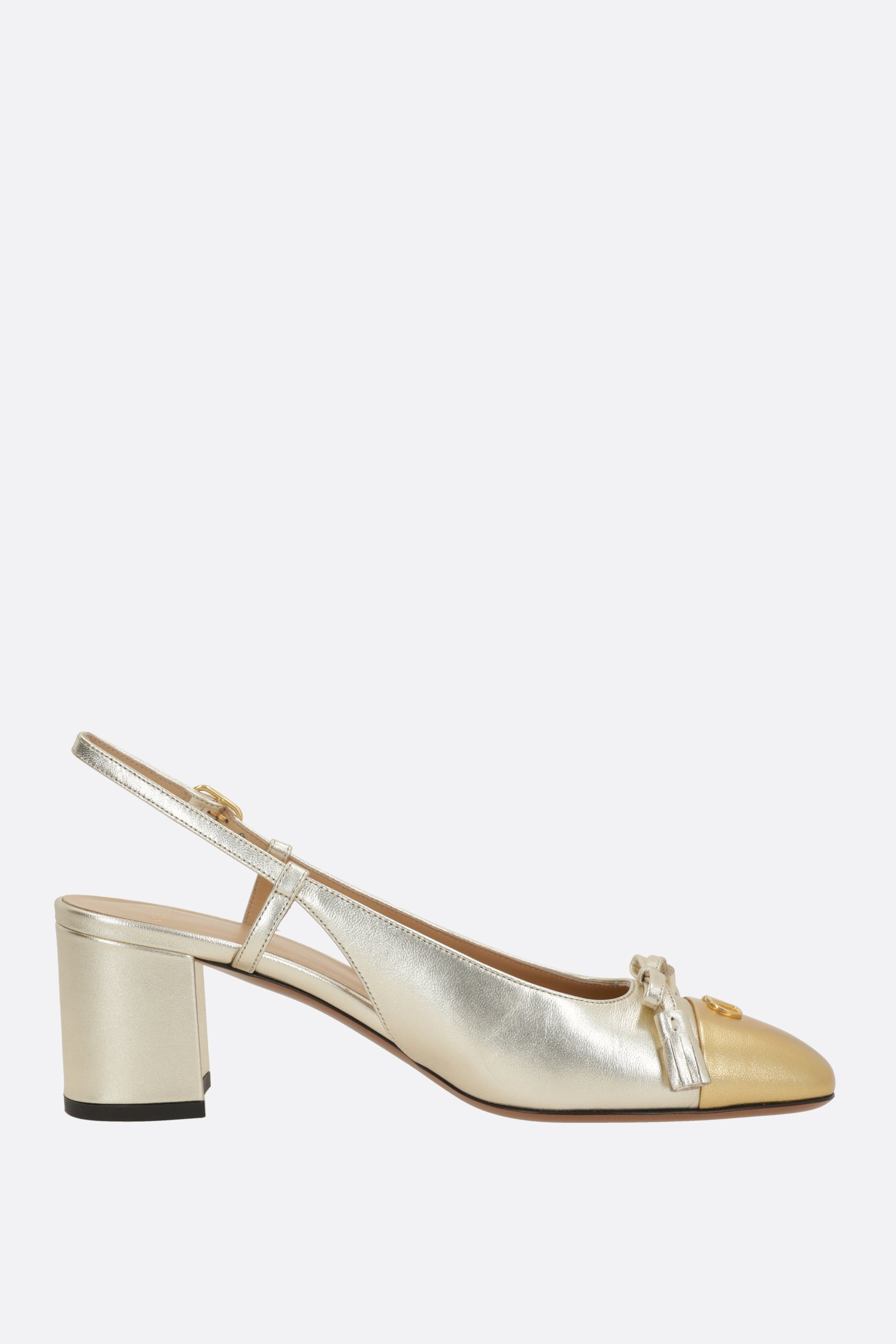 VLogo Signature slingback in laminated leather