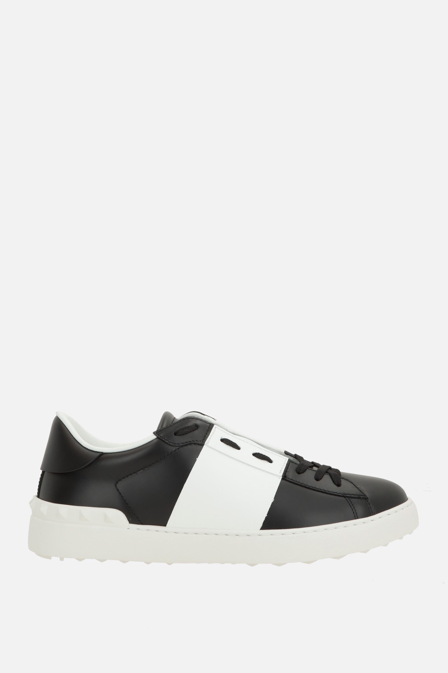 Open sneaker in smooth leather