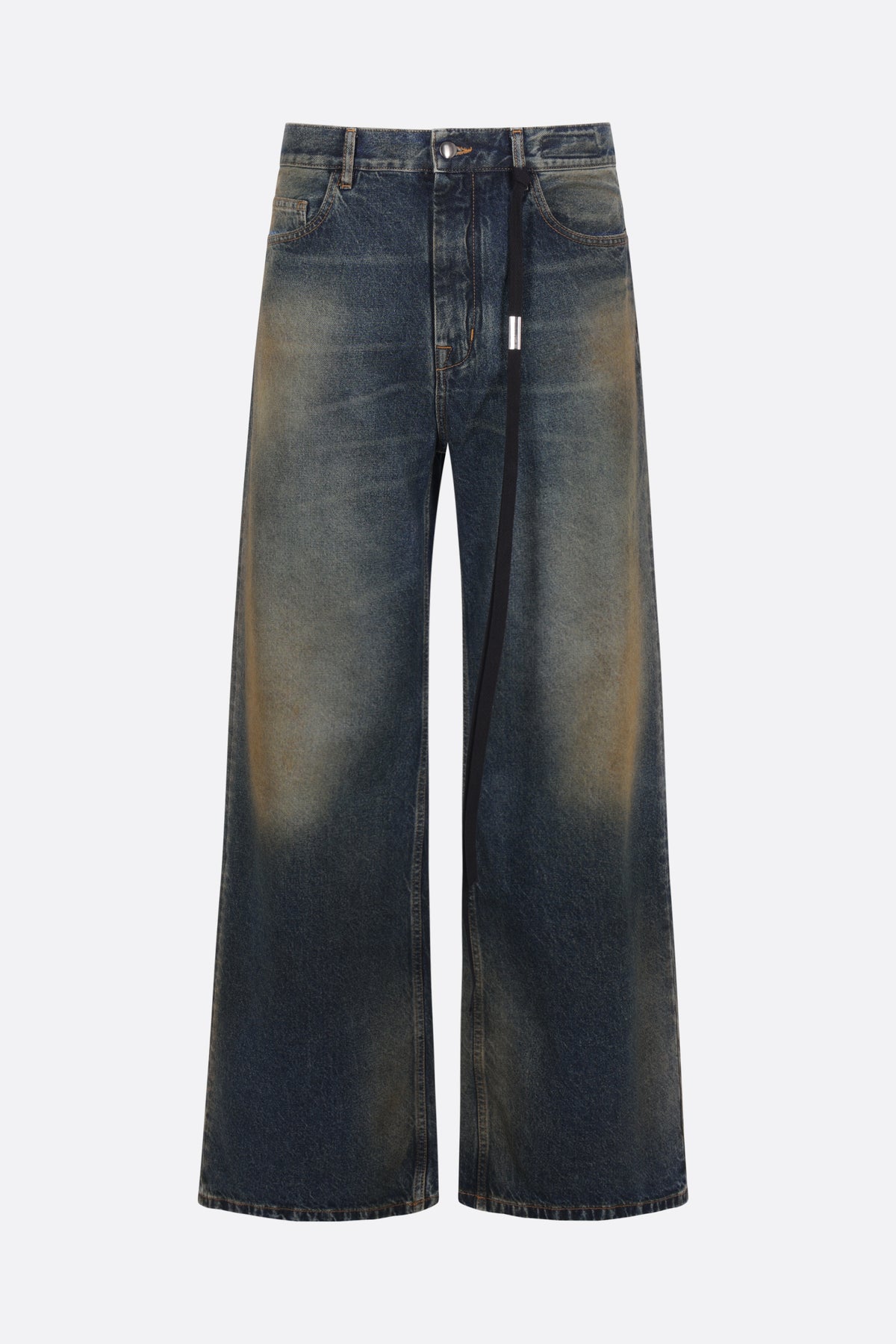 Modest jeans in denim