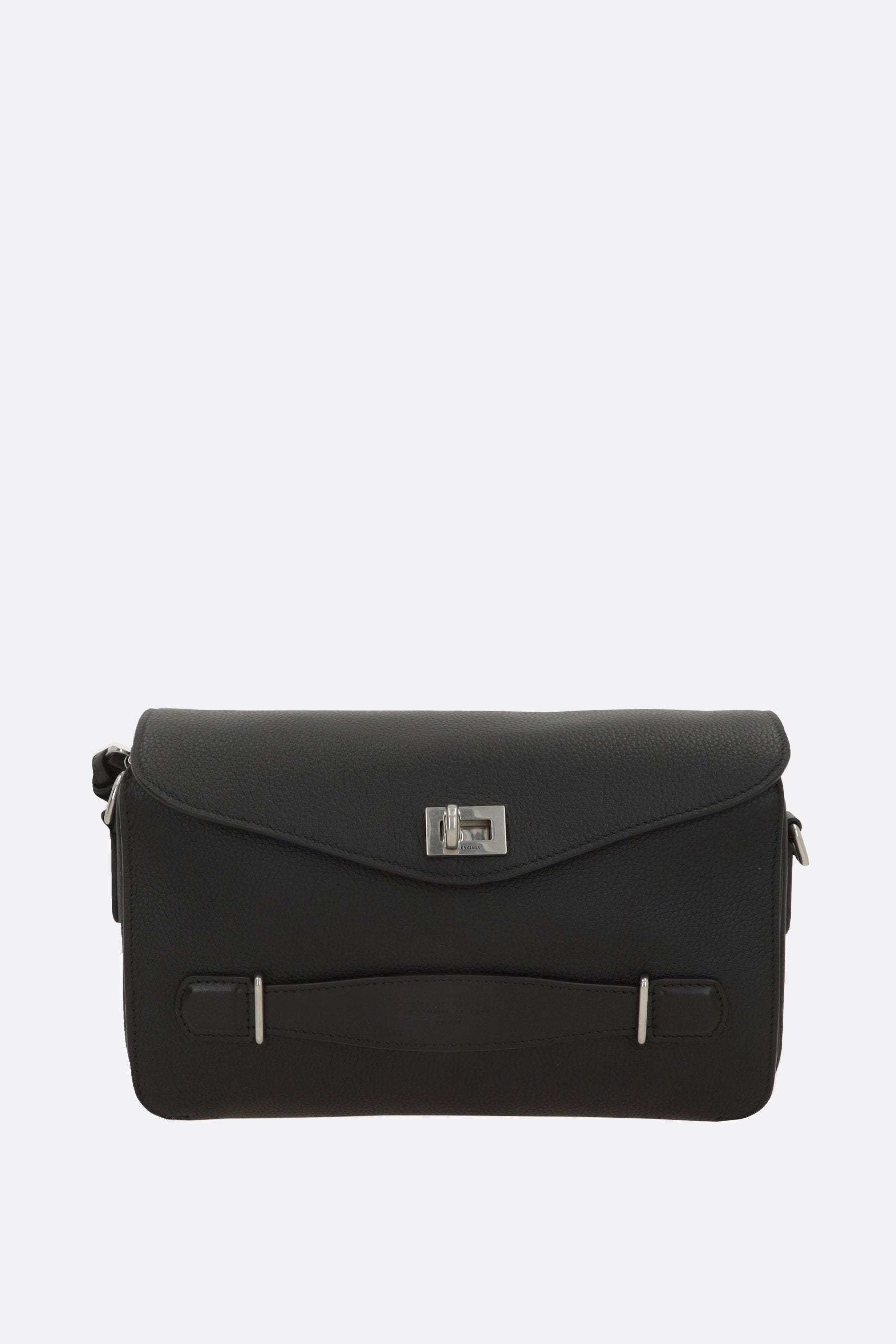 Cubo Le 7 small messenger bag in grainy leather