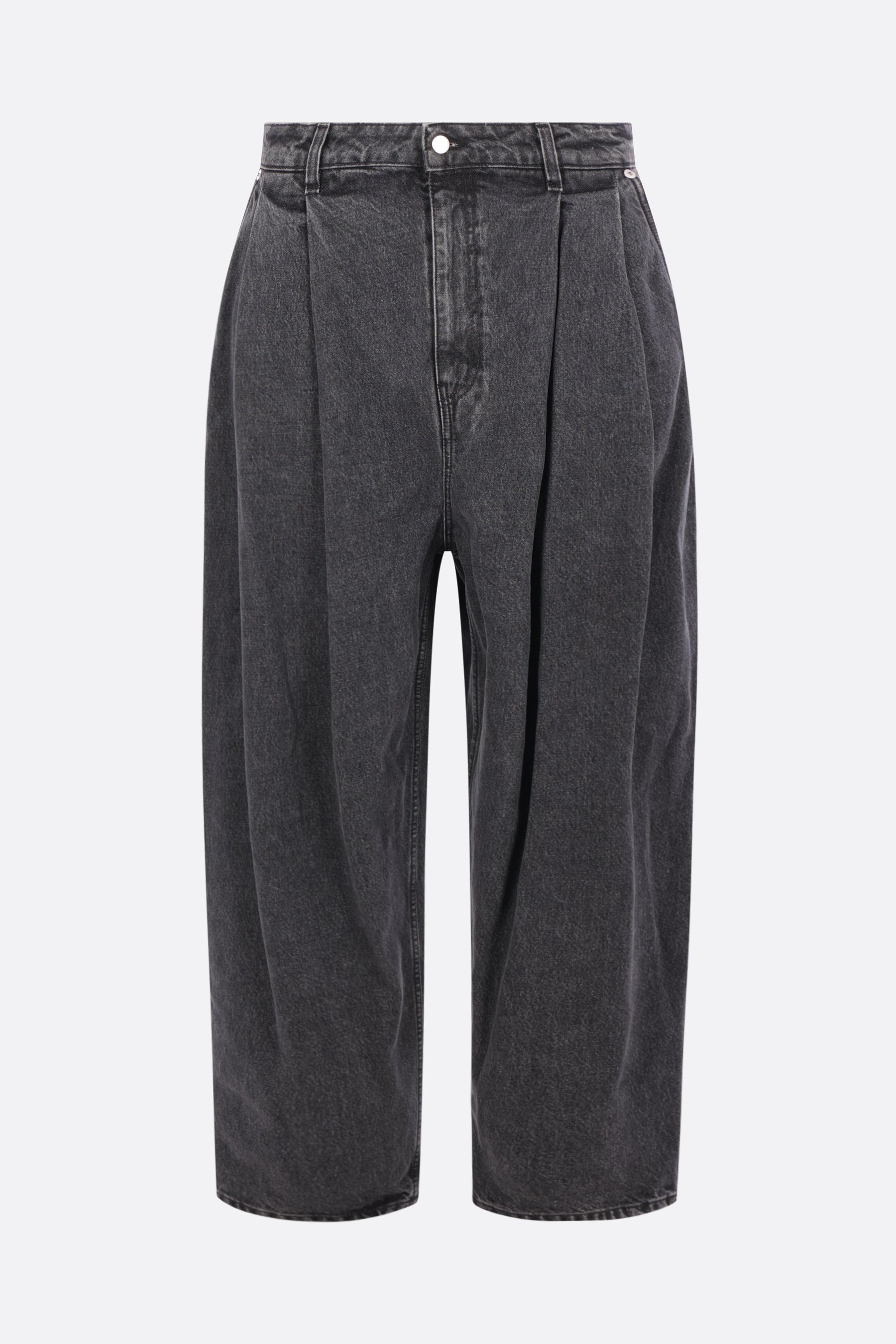 carrot jeans in denim