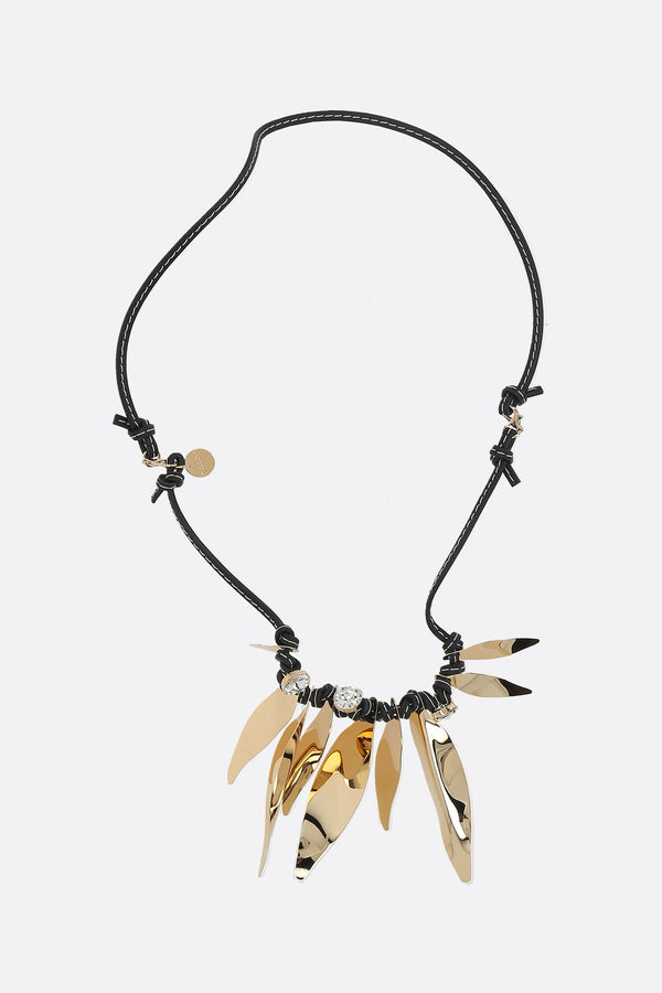 collana in pelle con cristalli e petali
