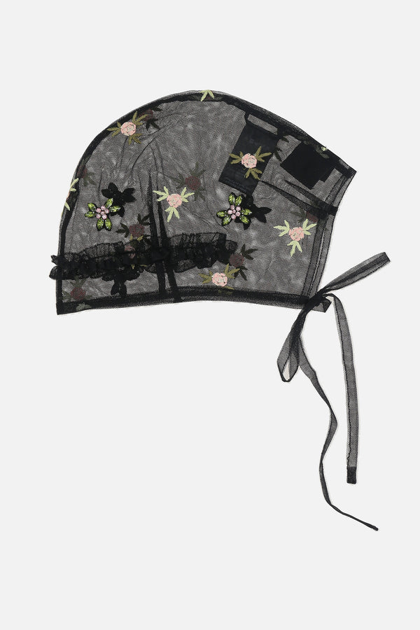 frill bonner in tulle with embroideries