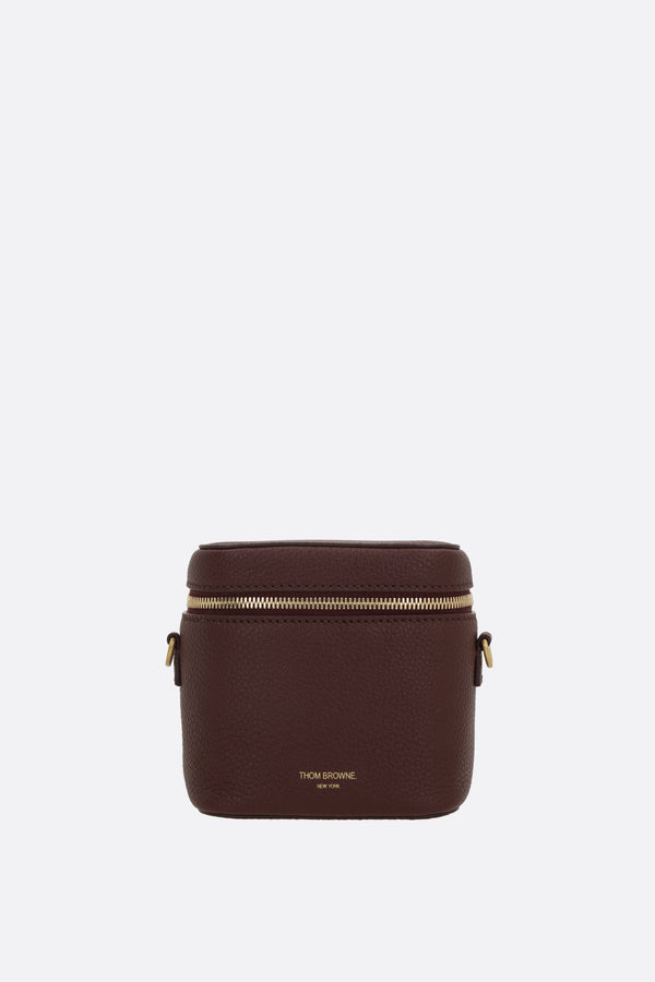 Box Pouch bag in grainy leather