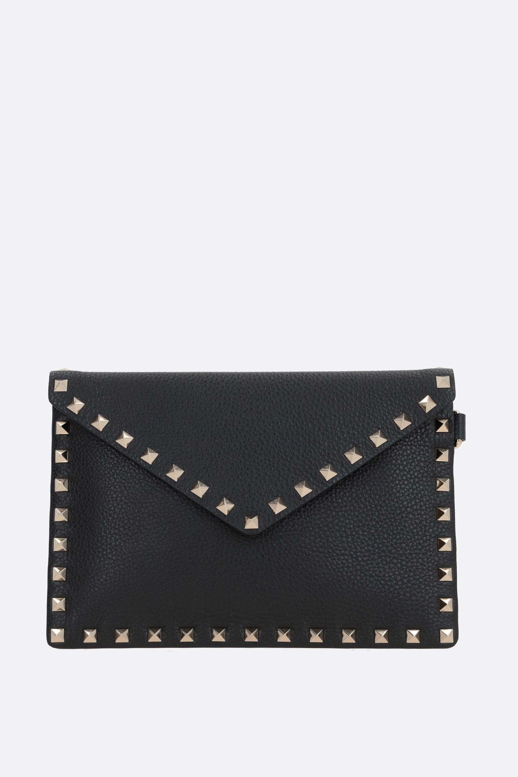 Rockstud clutch in grainy leather