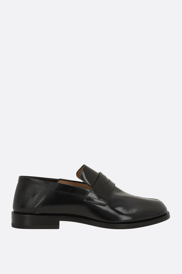 Tabi loafers in brushed leather